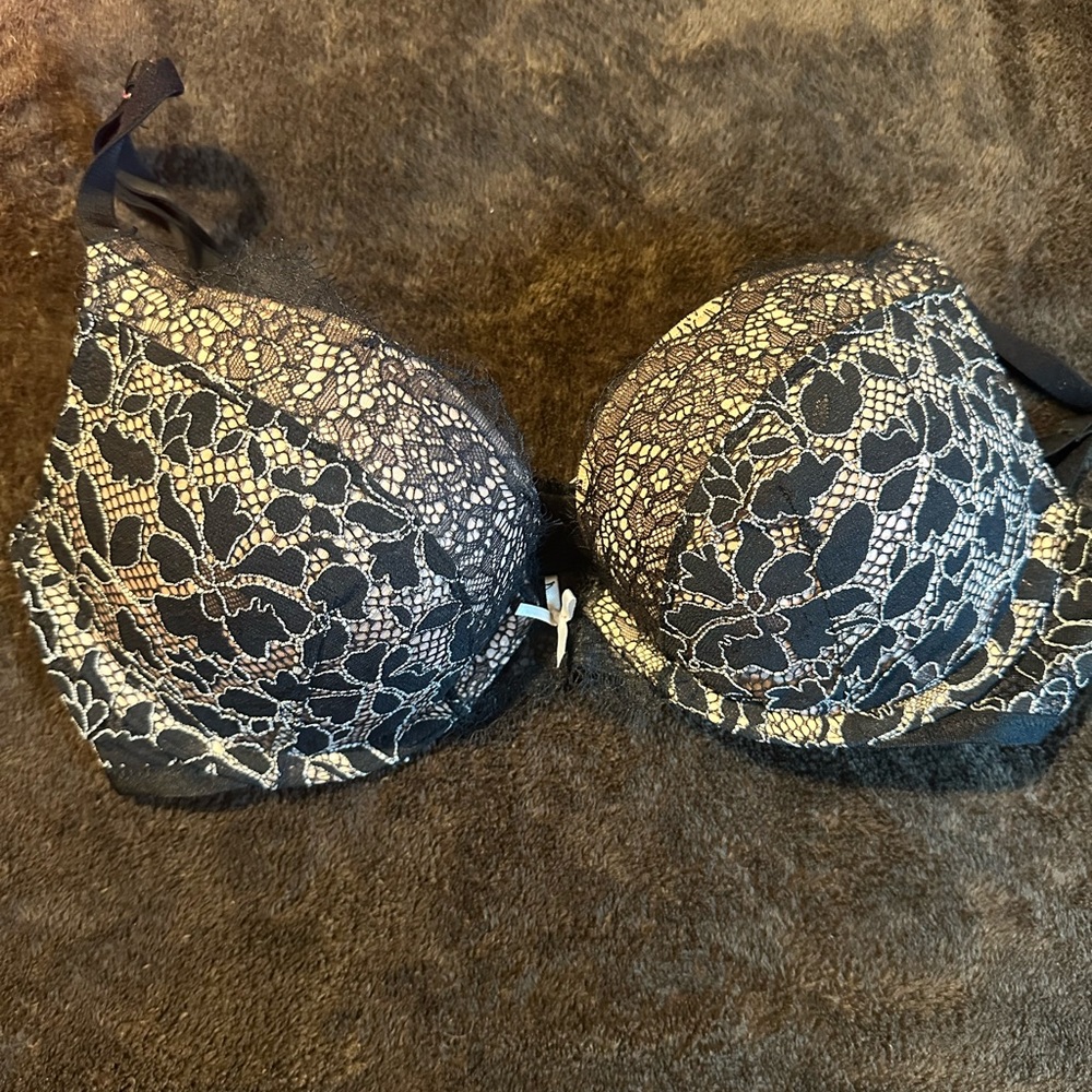 Victoria’s Secret black laced push-up bra 34B